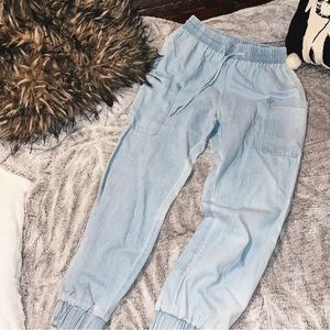 indigo rein women’s blue jogger style pants with pockets. size medium.